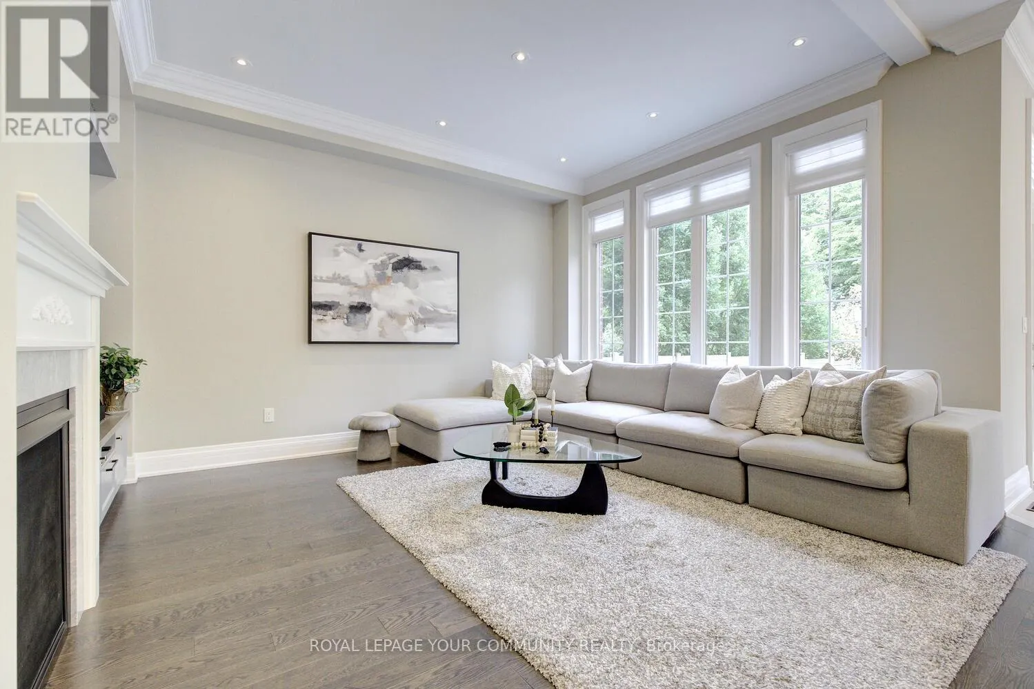 92 HEINTZMAN CRESCENT