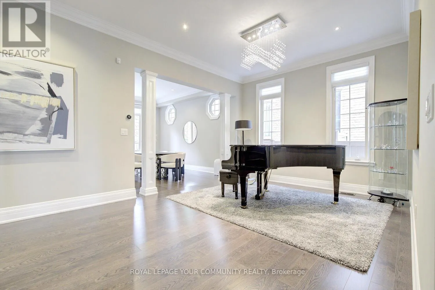 92 HEINTZMAN CRESCENT