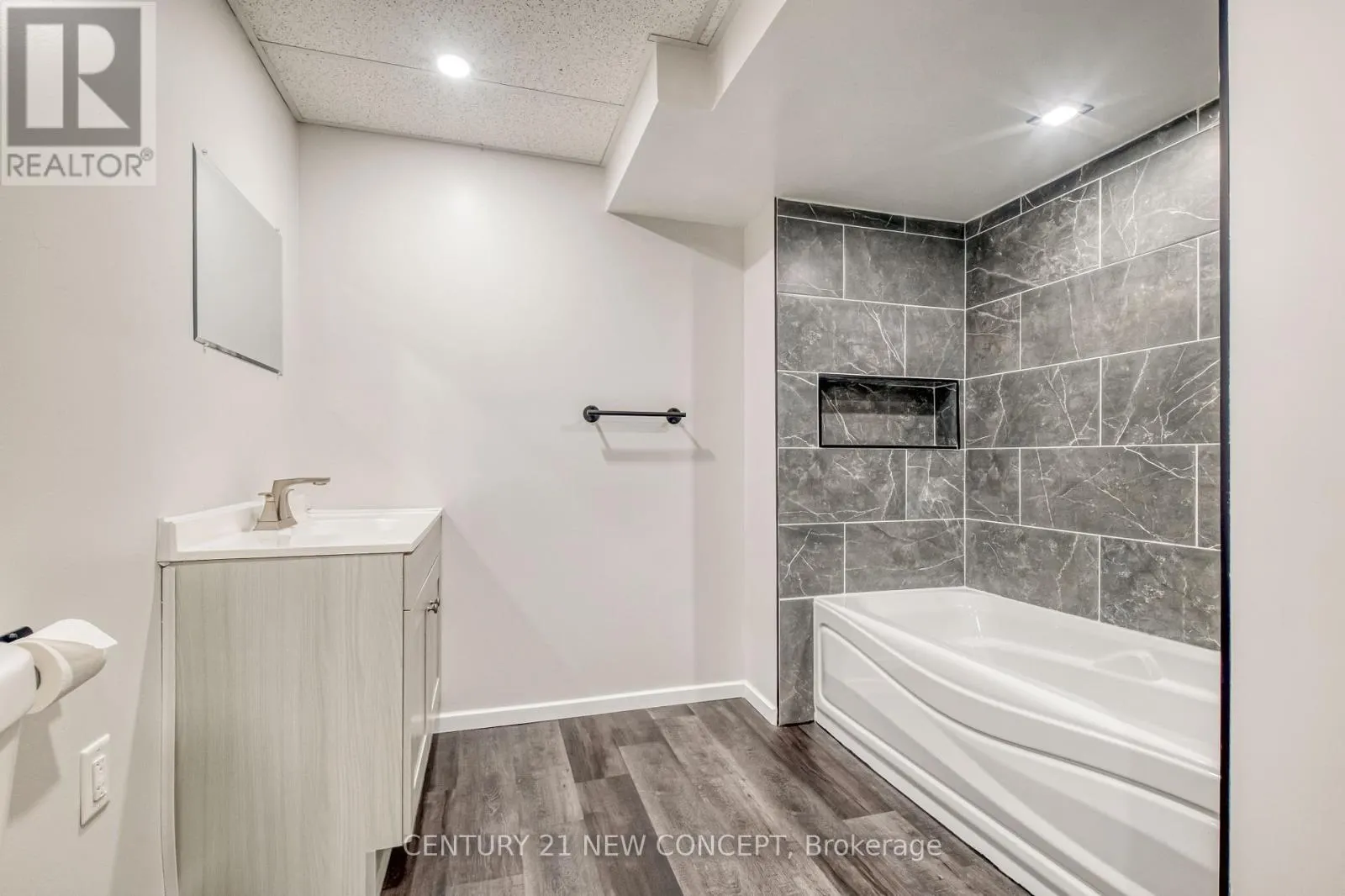 2174 TAGGART CRT