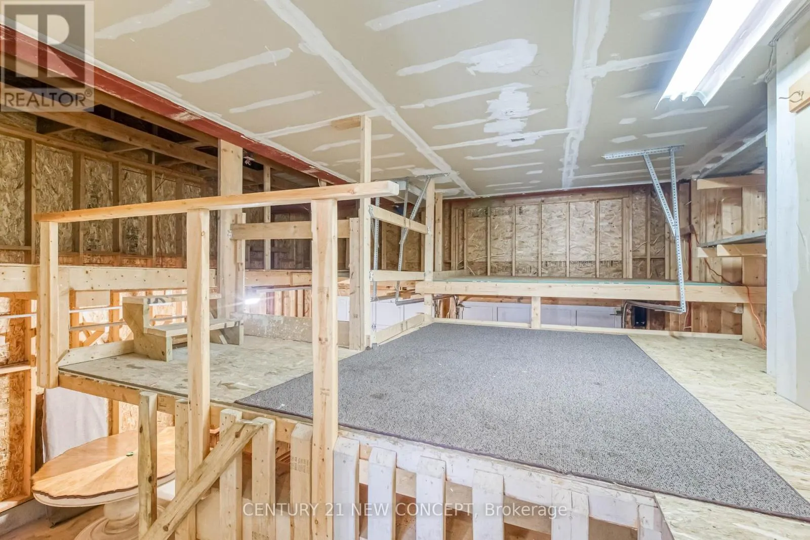 2174 TAGGART CRT