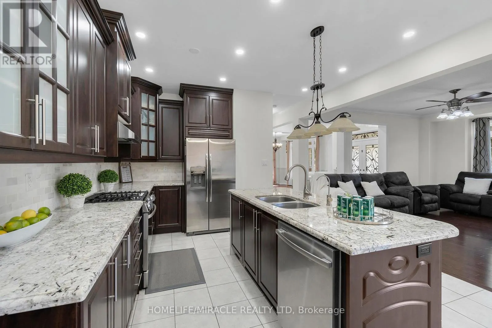 129 VIPOND WAY