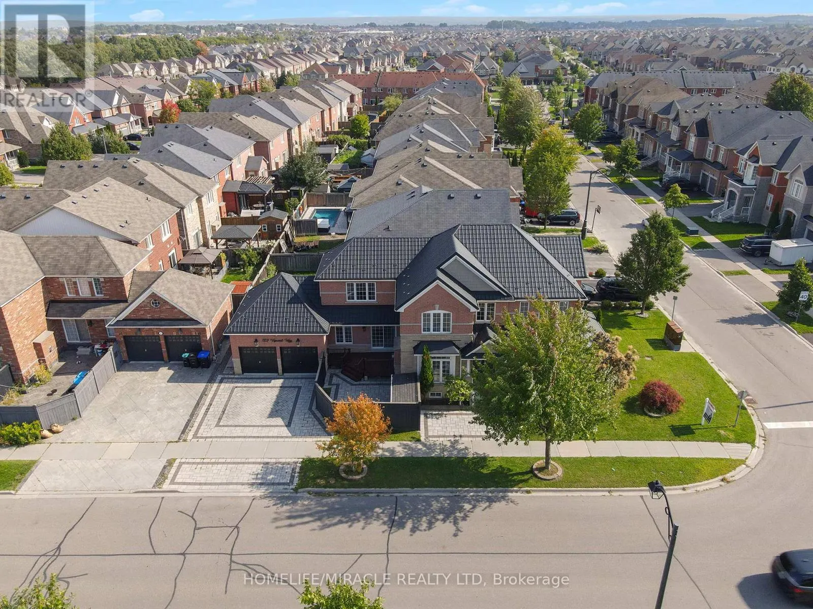 129 VIPOND WAY