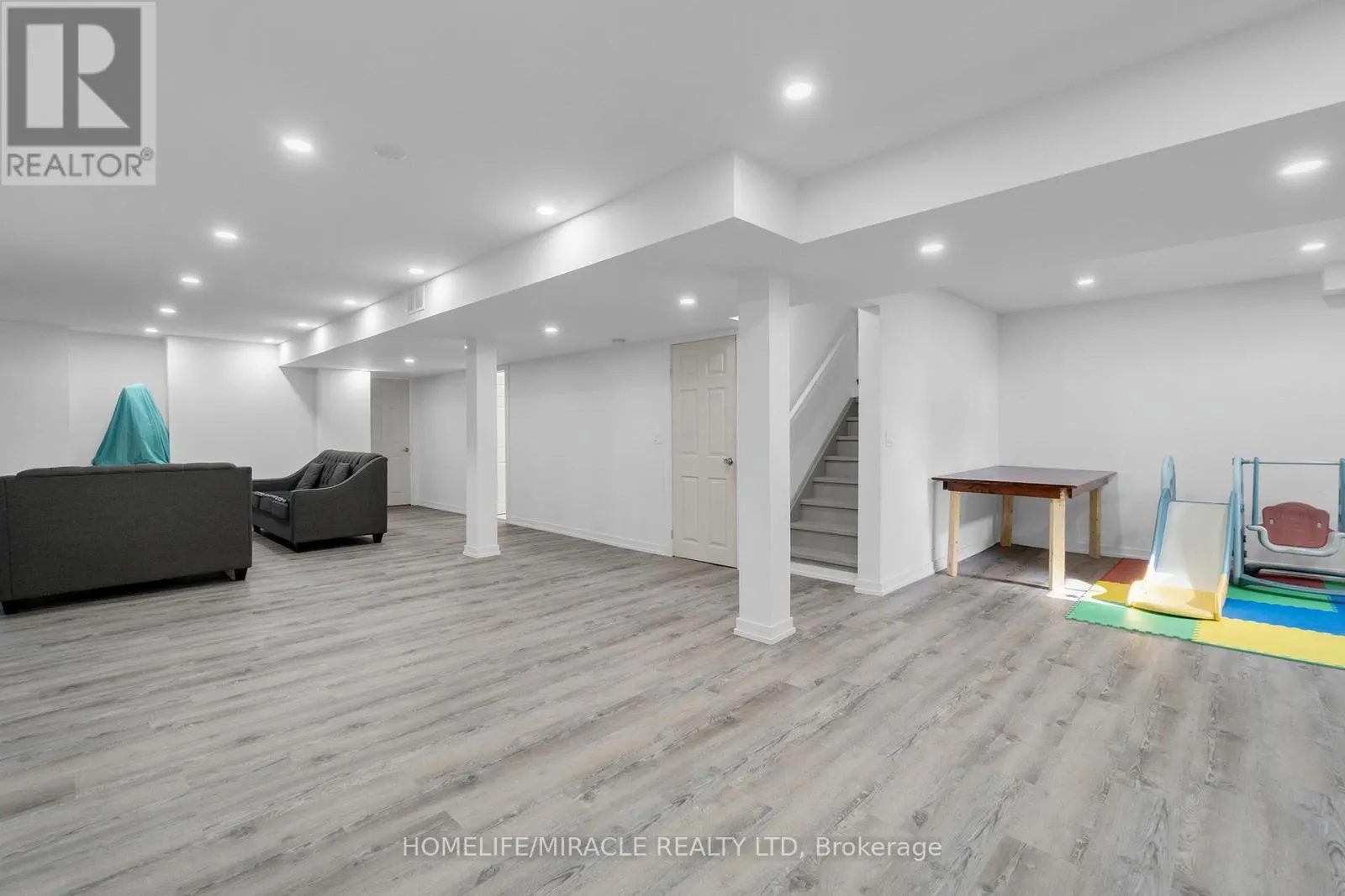129 VIPOND WAY
