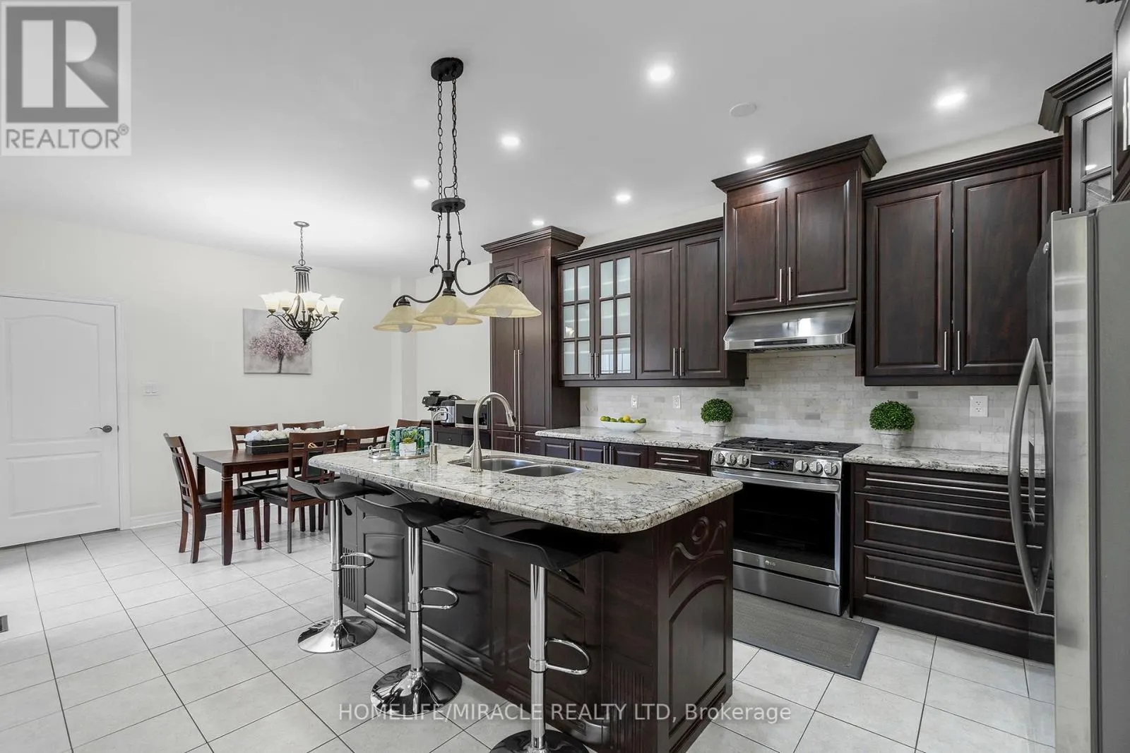 129 VIPOND WAY