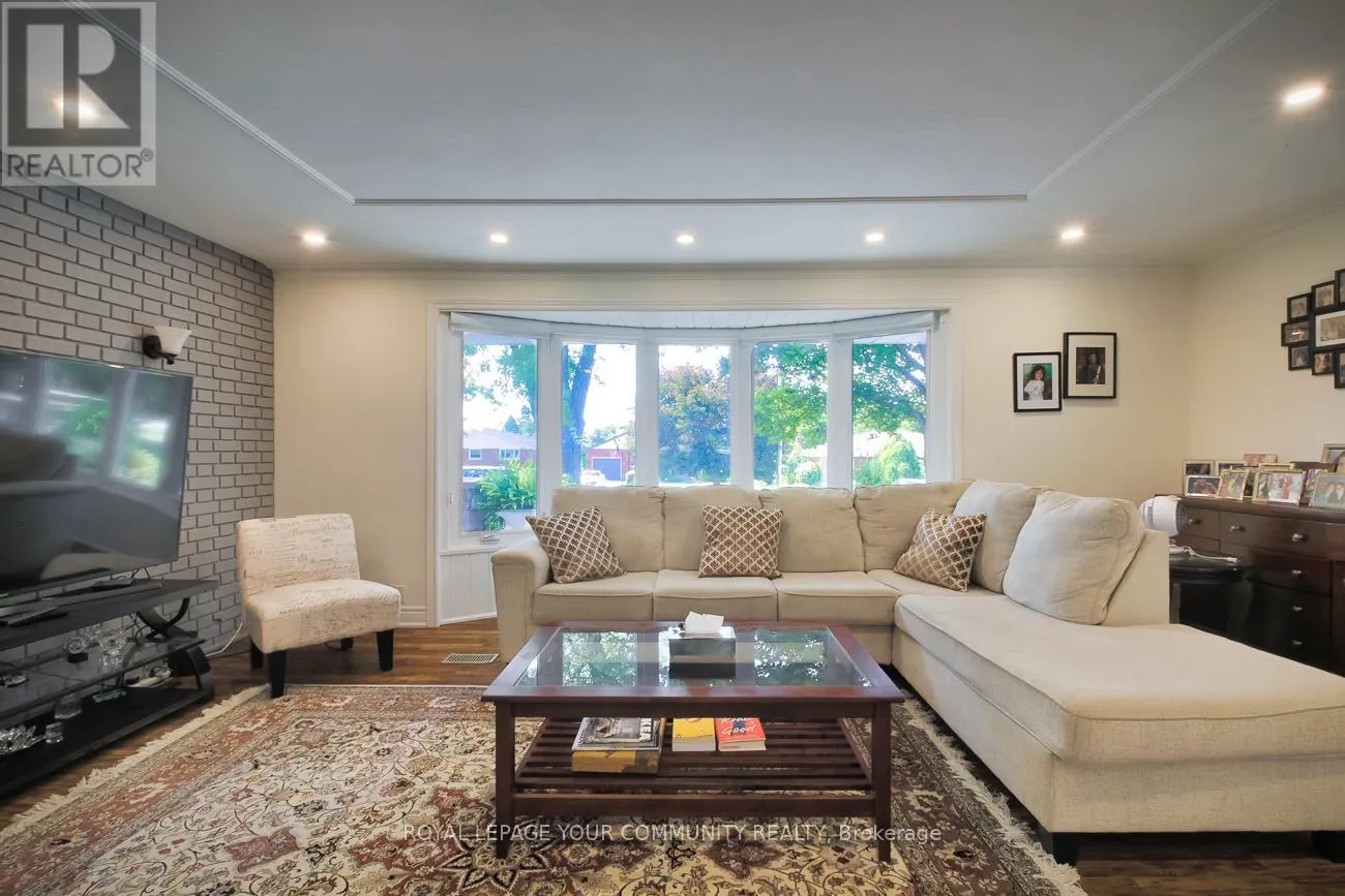 41 HAMILTON DRIVE