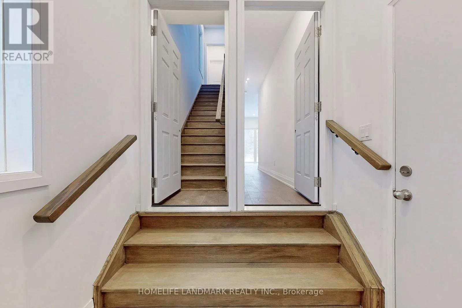 UPPER - 35 PERSICA STREET