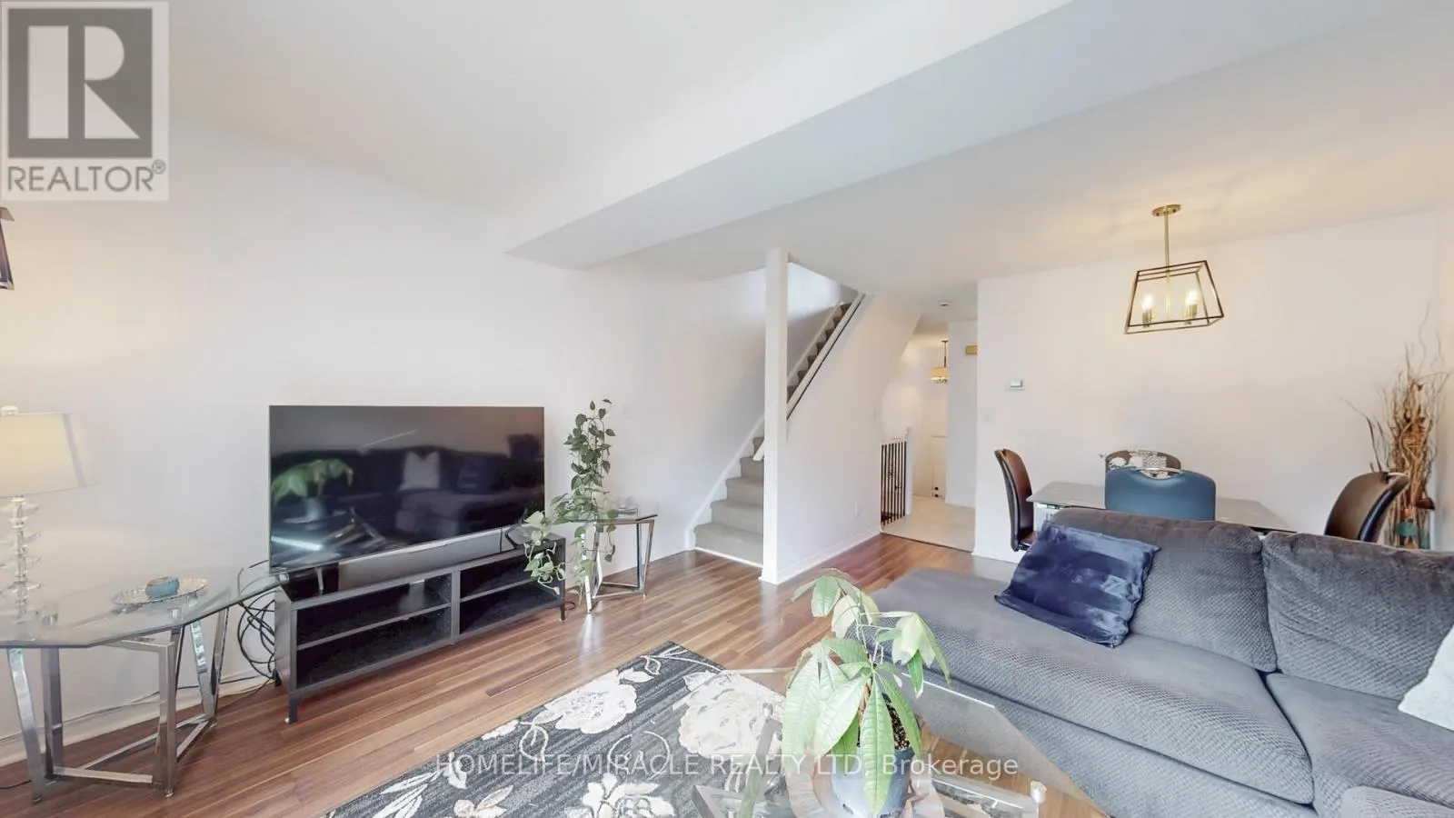 4 WILLIAM CURTIS CIRCLE