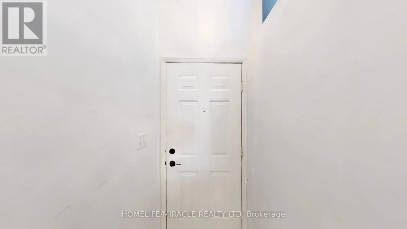 4 WILLIAM CURTIS CIRCLE