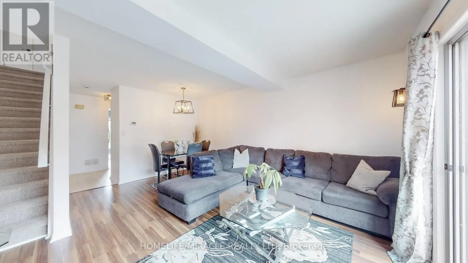 4 WILLIAM CURTIS CIRCLE