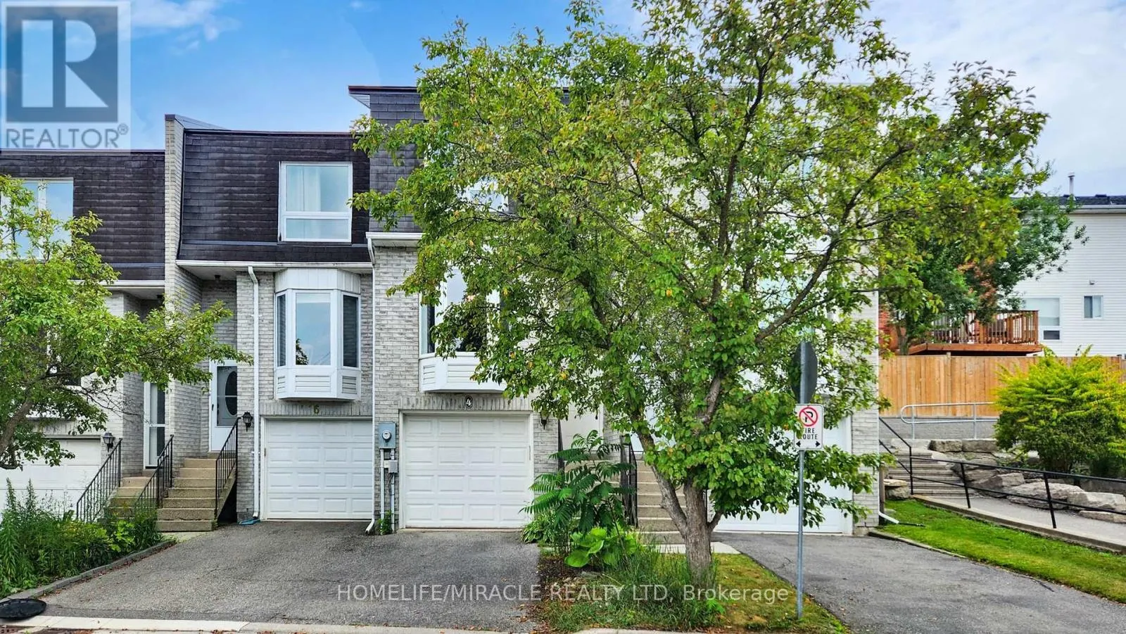 4 WILLIAM CURTIS CIRCLE