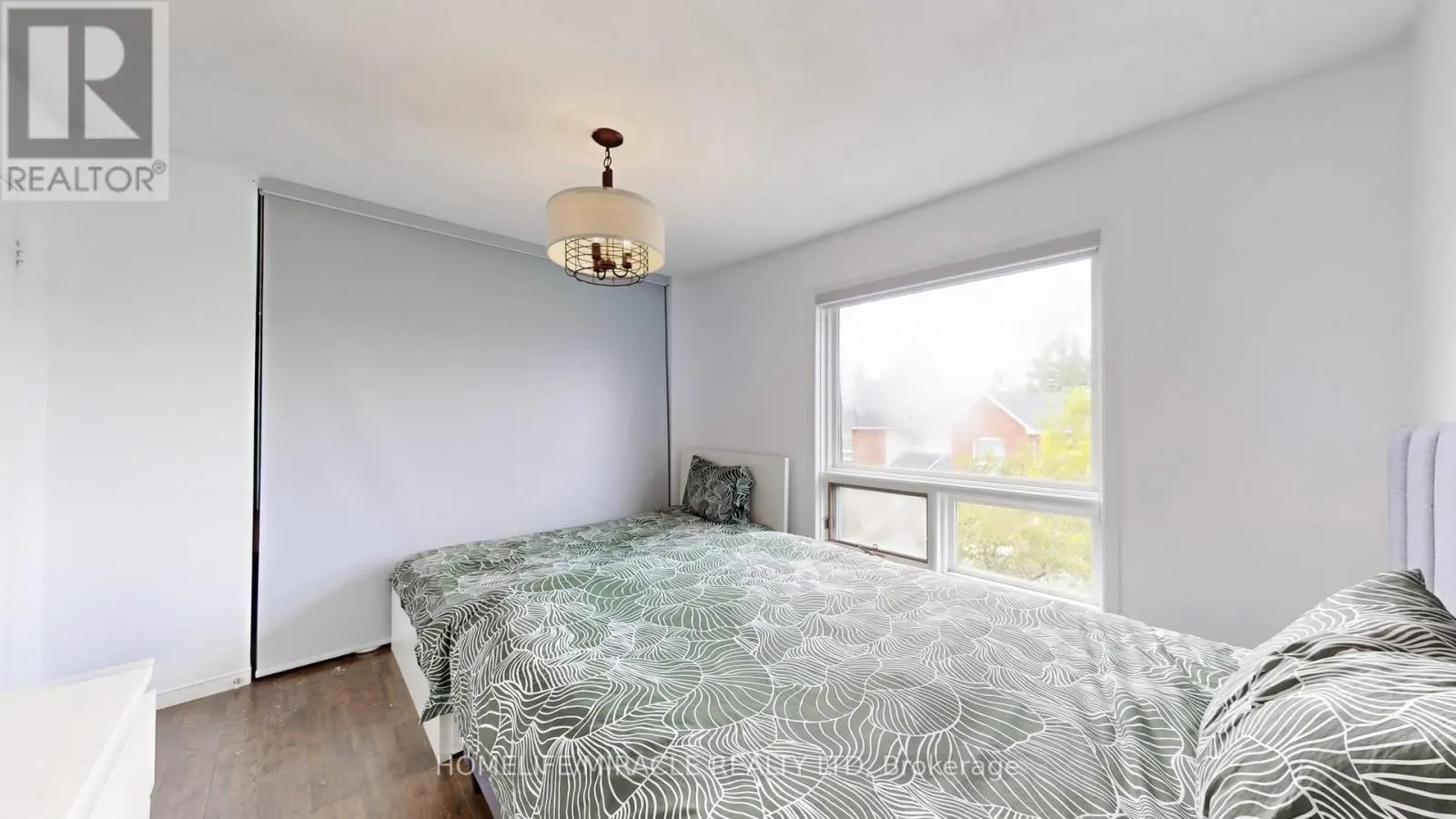 4 WILLIAM CURTIS CIRCLE
