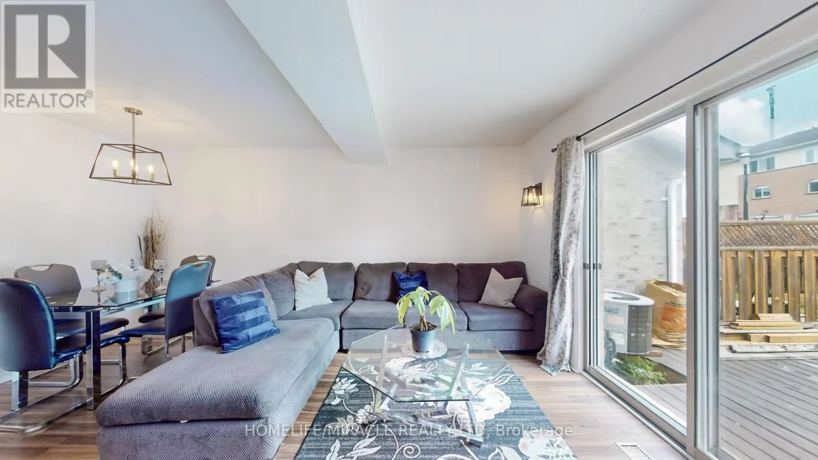 4 WILLIAM CURTIS CIRCLE