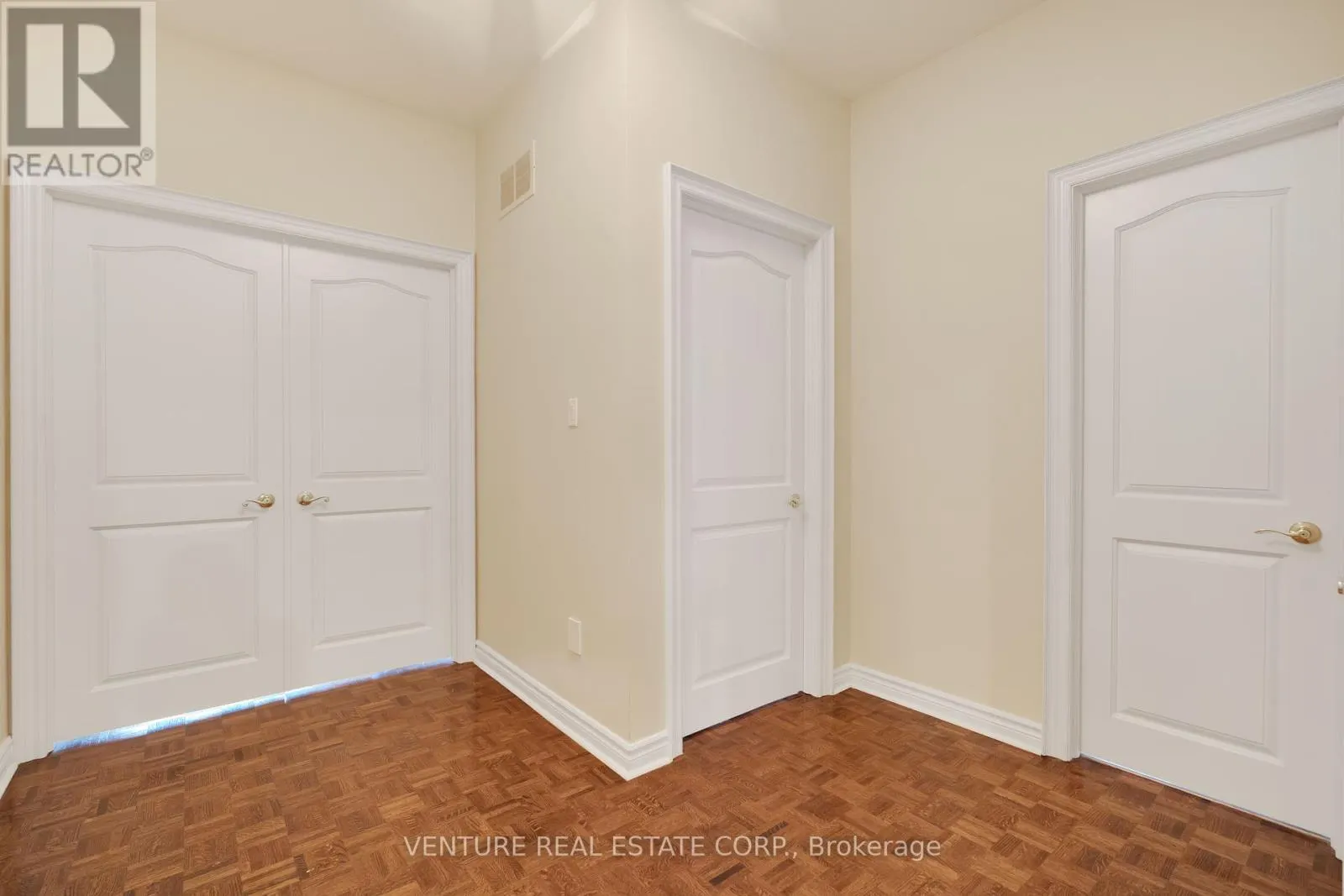 476 WESTRIDGE DRIVE