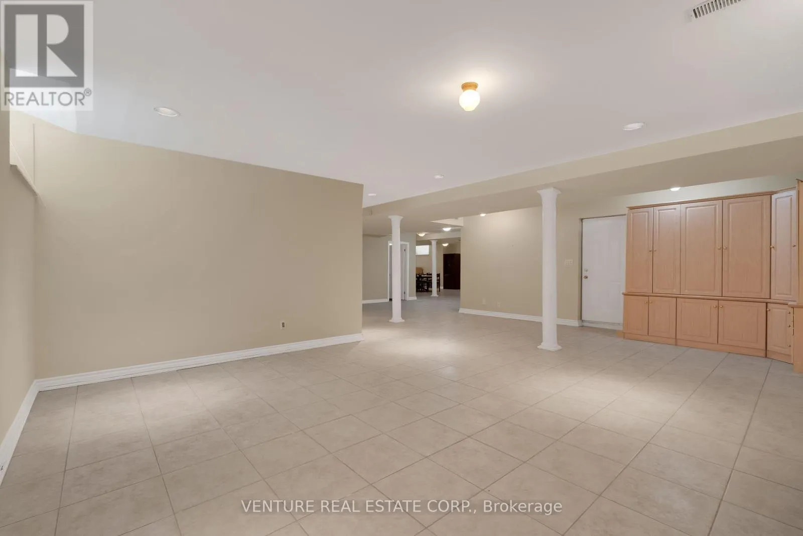 476 WESTRIDGE DRIVE