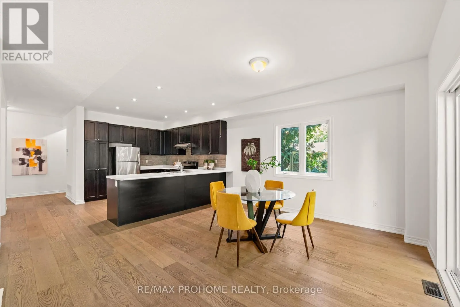 102 RIVEREDGE DRIVE