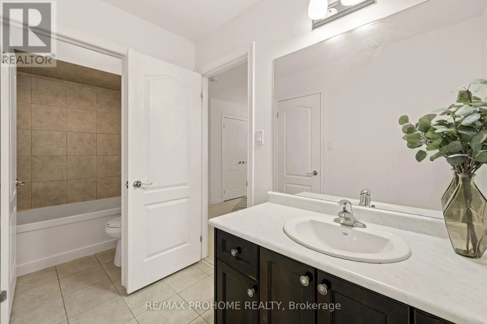 102 RIVEREDGE DRIVE