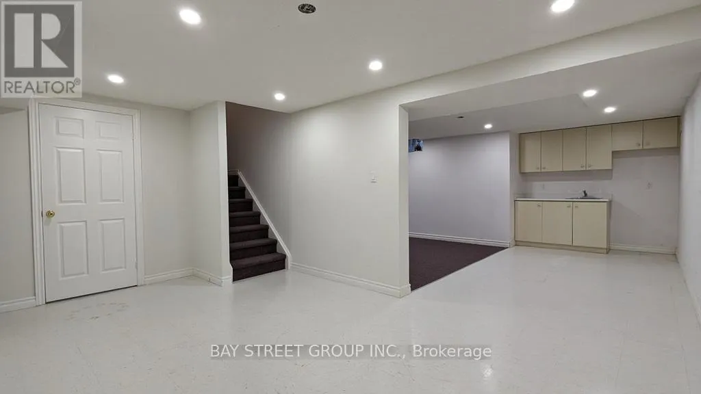 42 PICKETT CRESCENT