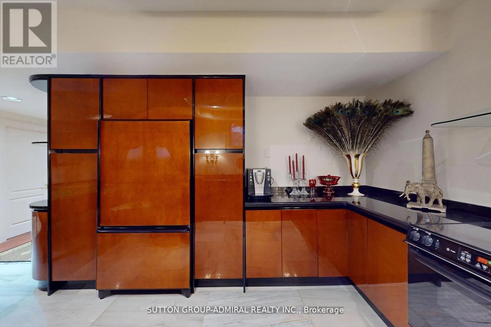 220 KING HIGH DRIVE