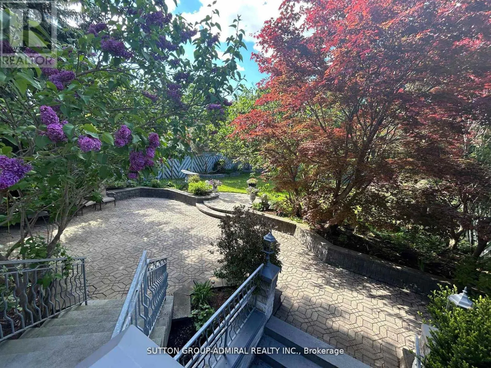 220 KING HIGH DRIVE