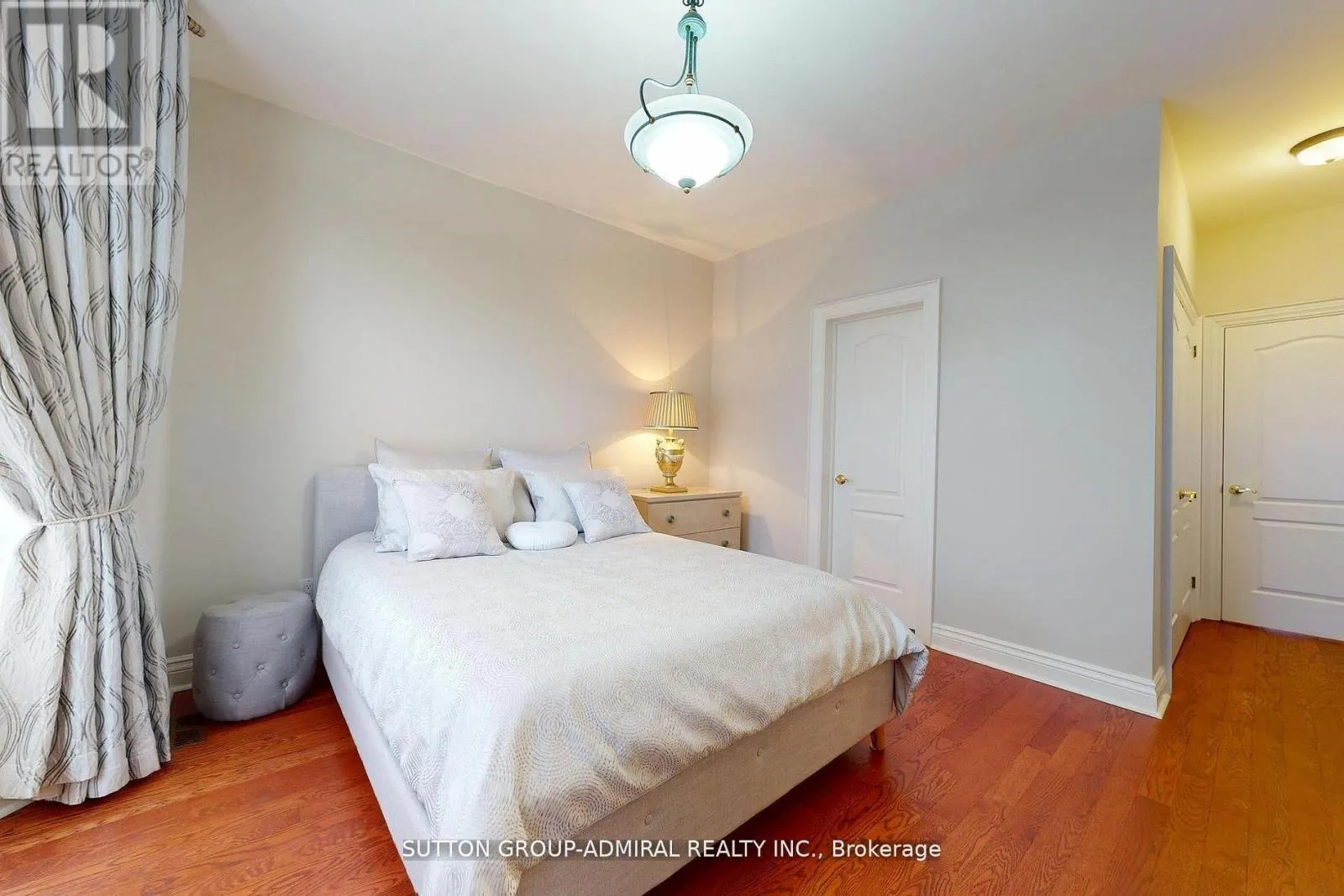 220 KING HIGH DRIVE