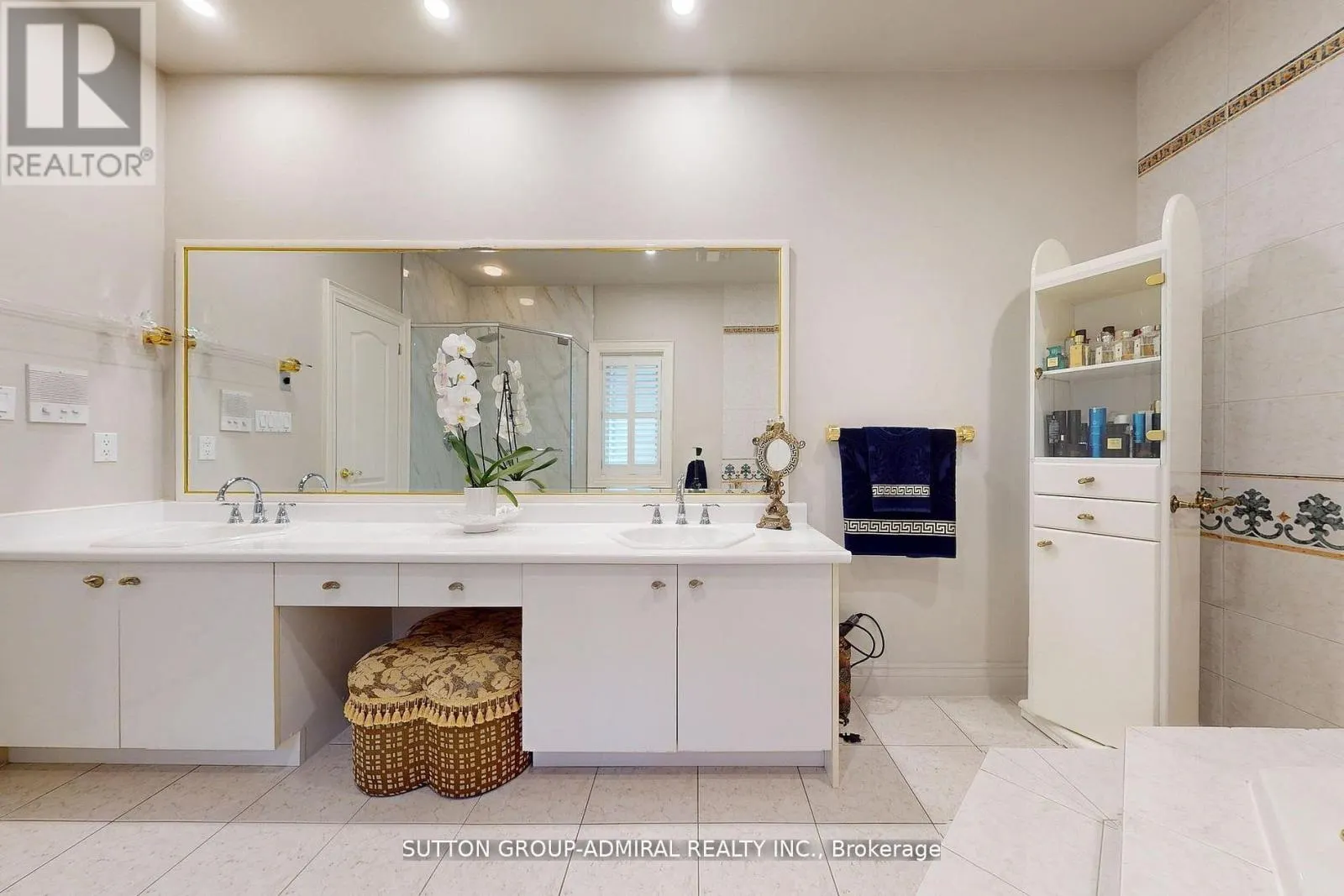 220 KING HIGH DRIVE