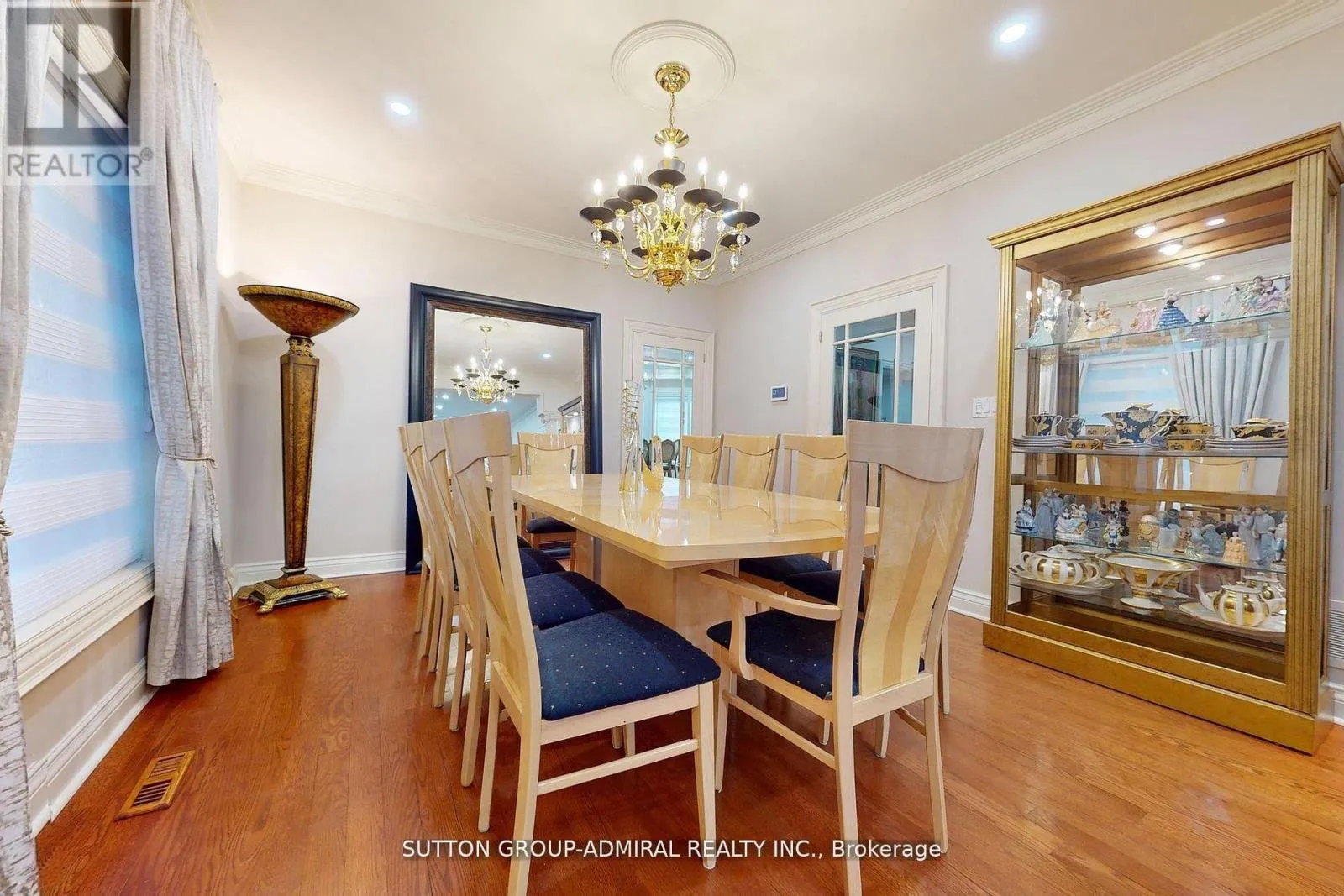 220 KING HIGH DRIVE