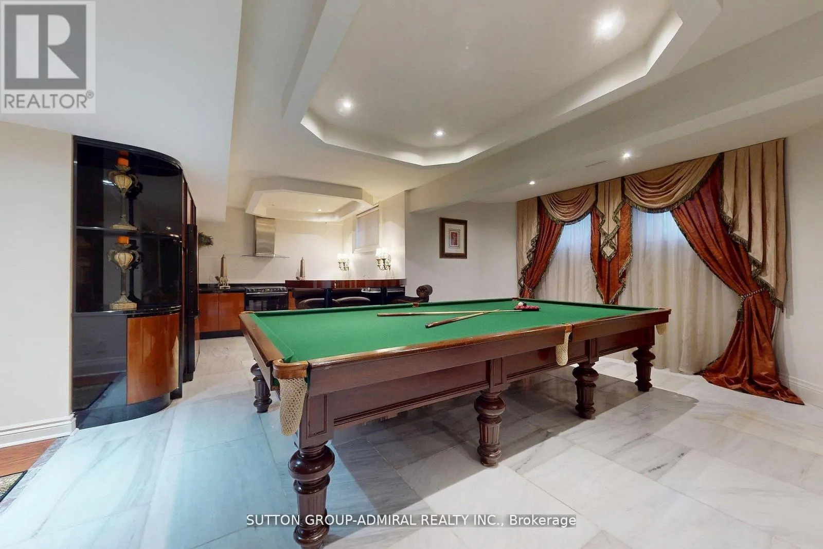 220 KING HIGH DRIVE
