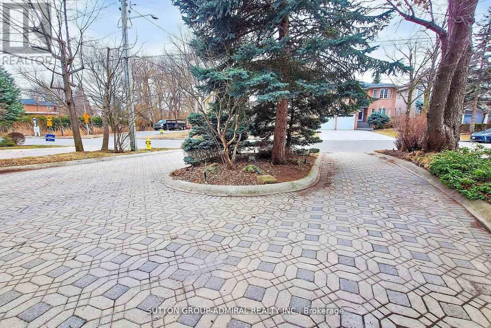 220 KING HIGH DRIVE