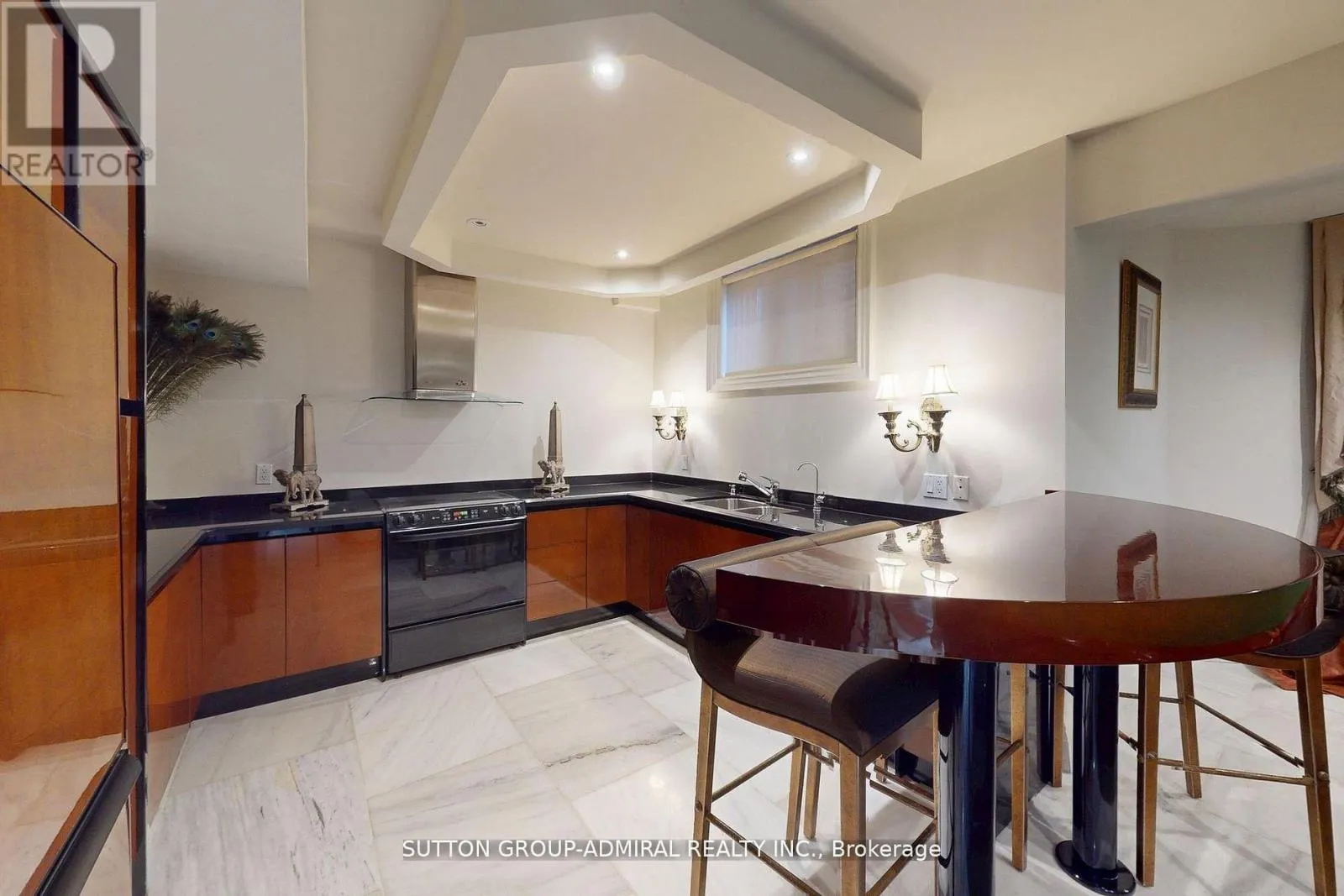 220 KING HIGH DRIVE
