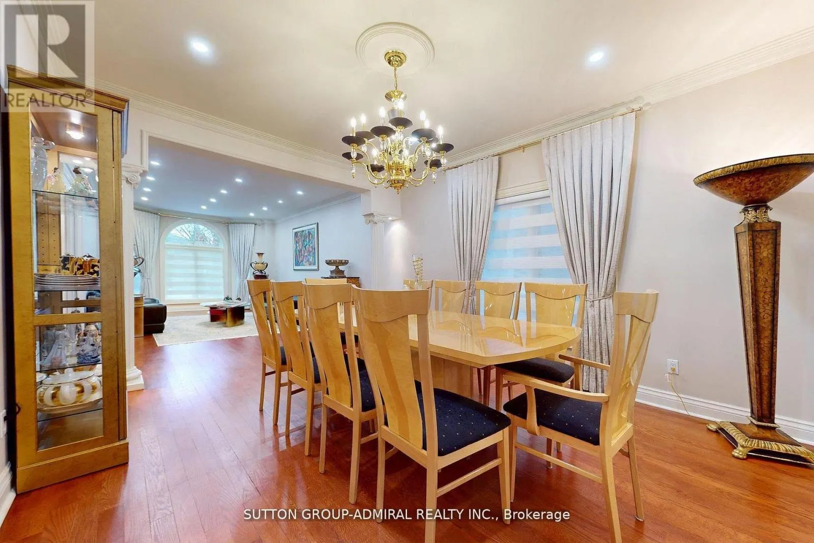 220 KING HIGH DRIVE