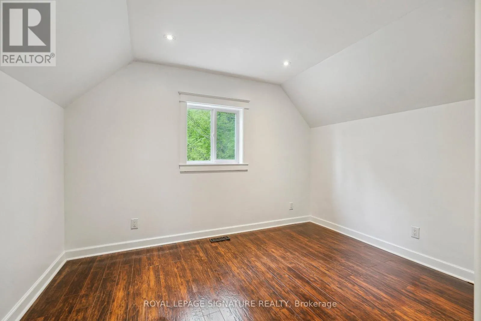 4290 YONGE STREET