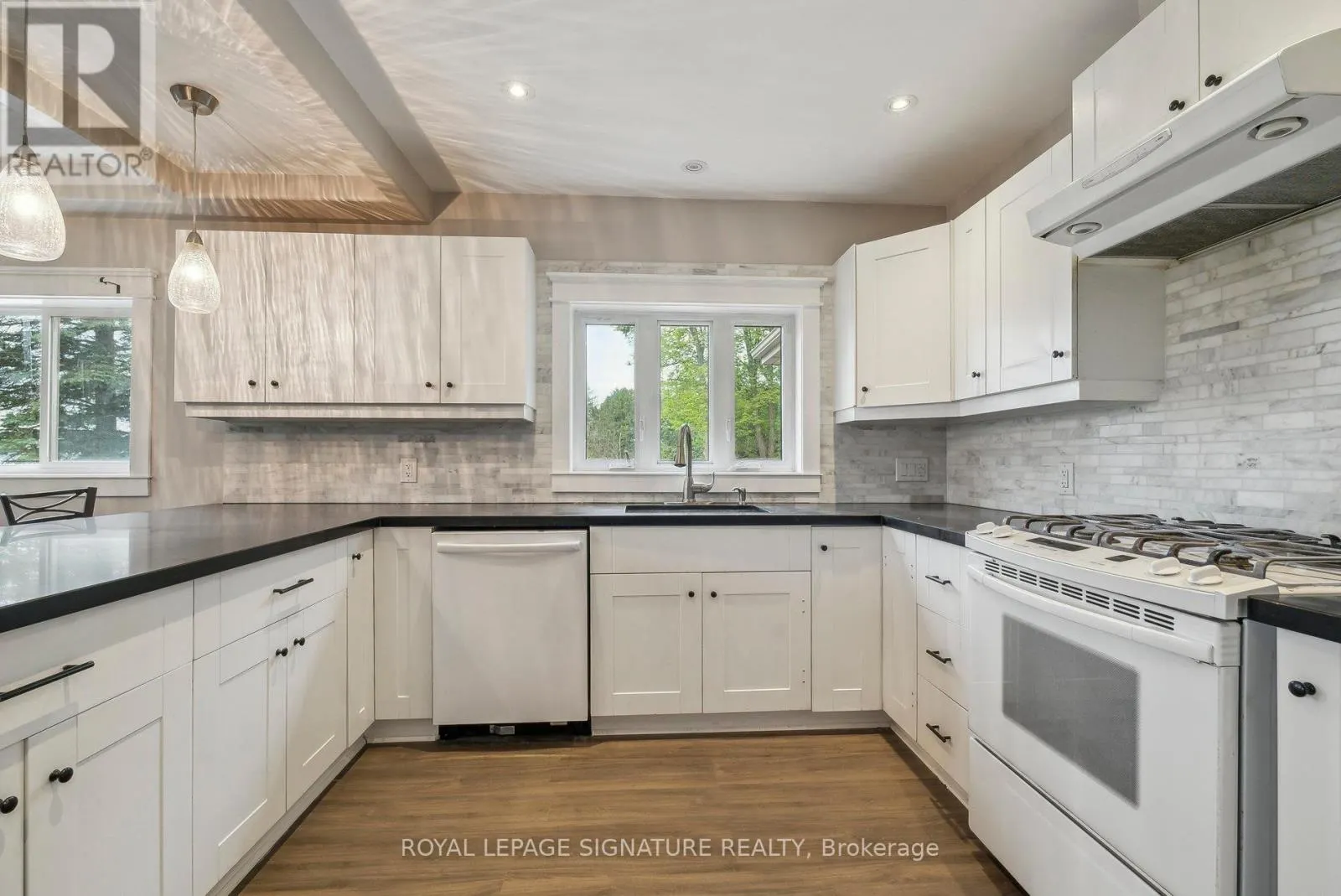 4290 YONGE STREET