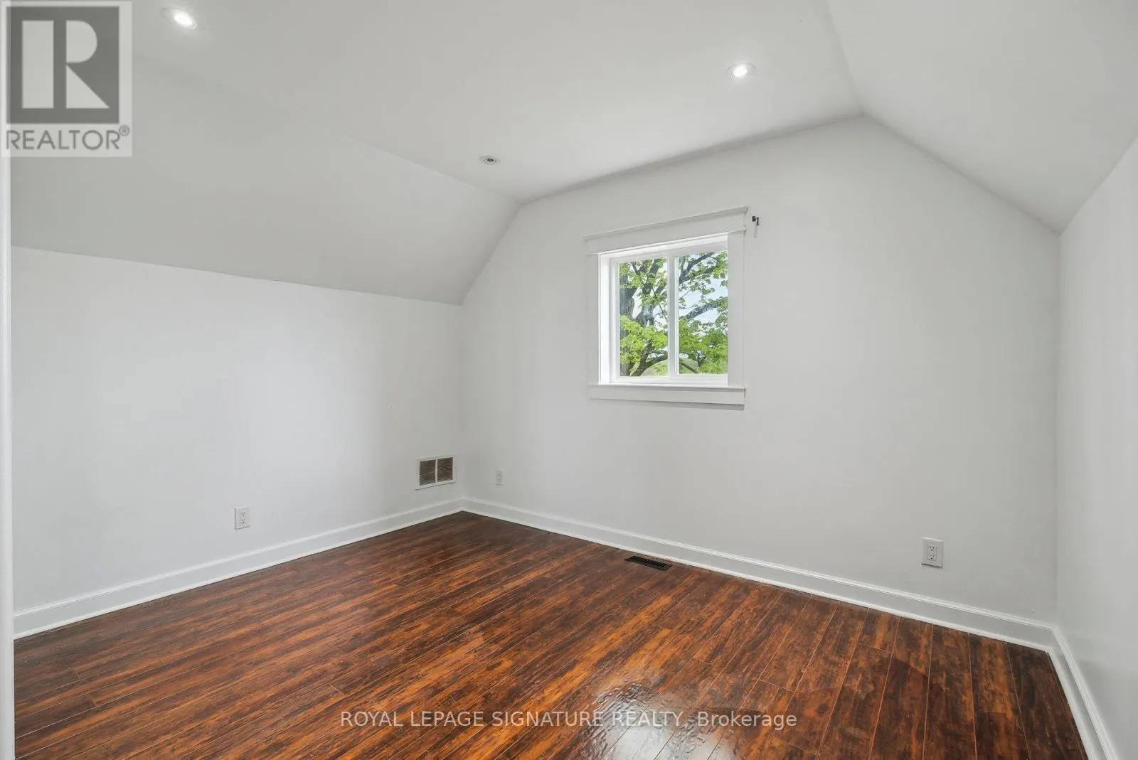 4290 YONGE STREET