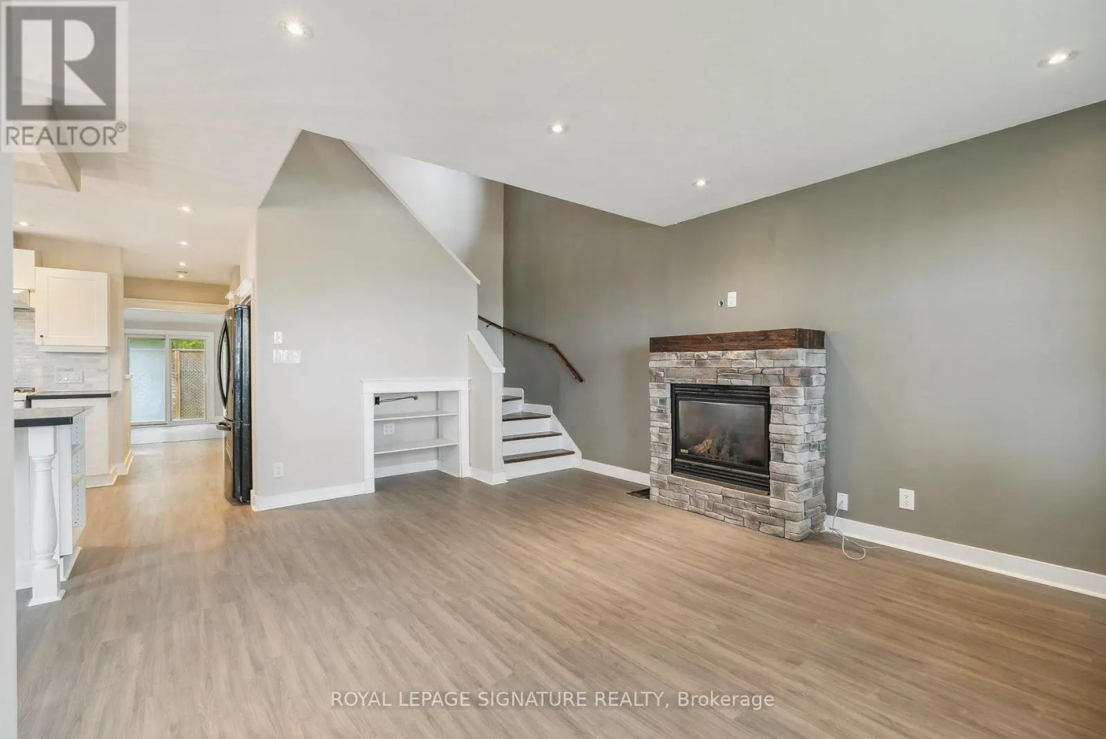4290 YONGE STREET