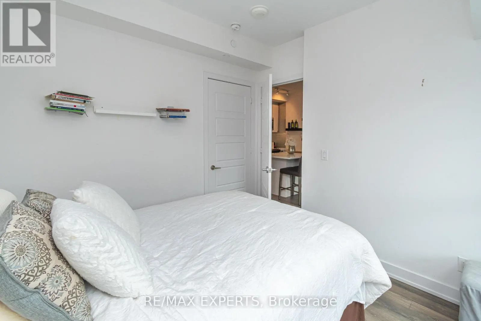 C315 - 301 SEA RAY AVENUE