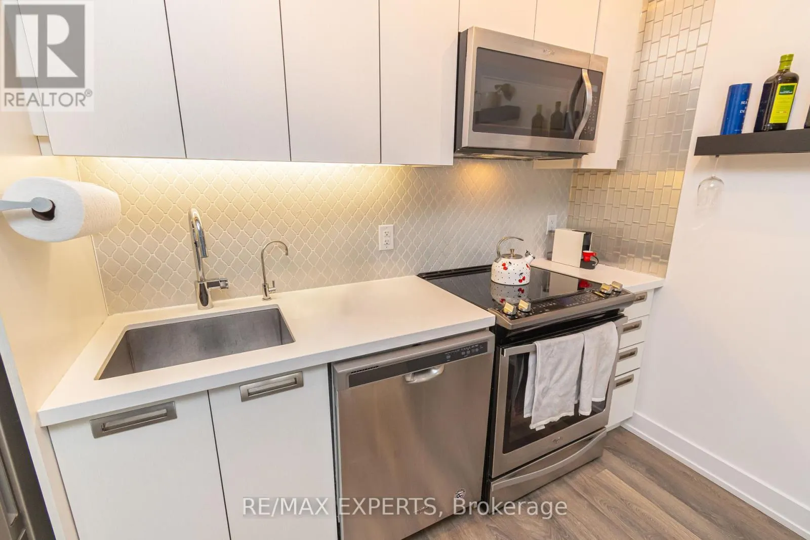 C315 - 301 SEA RAY AVENUE