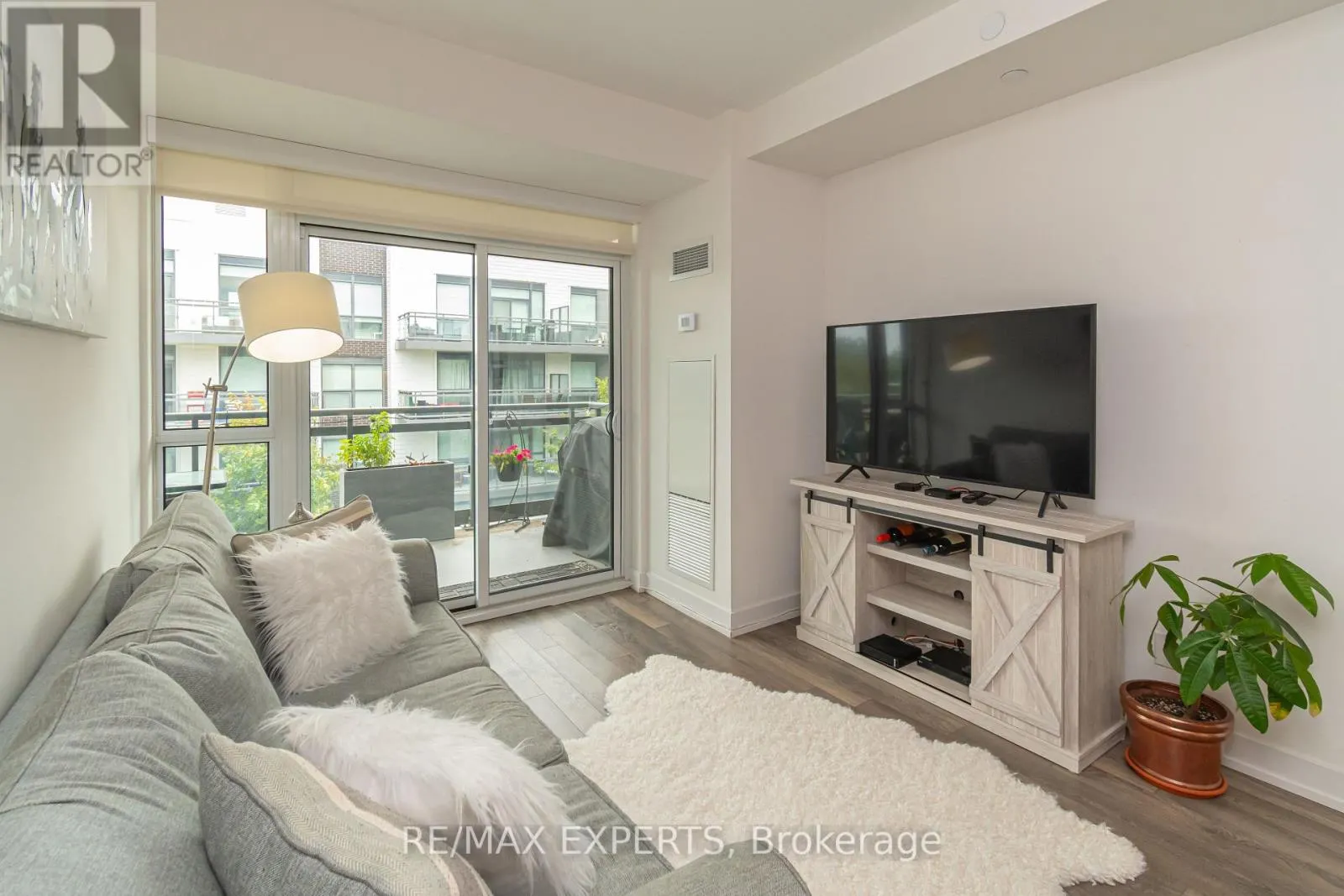 C315 - 301 SEA RAY AVENUE