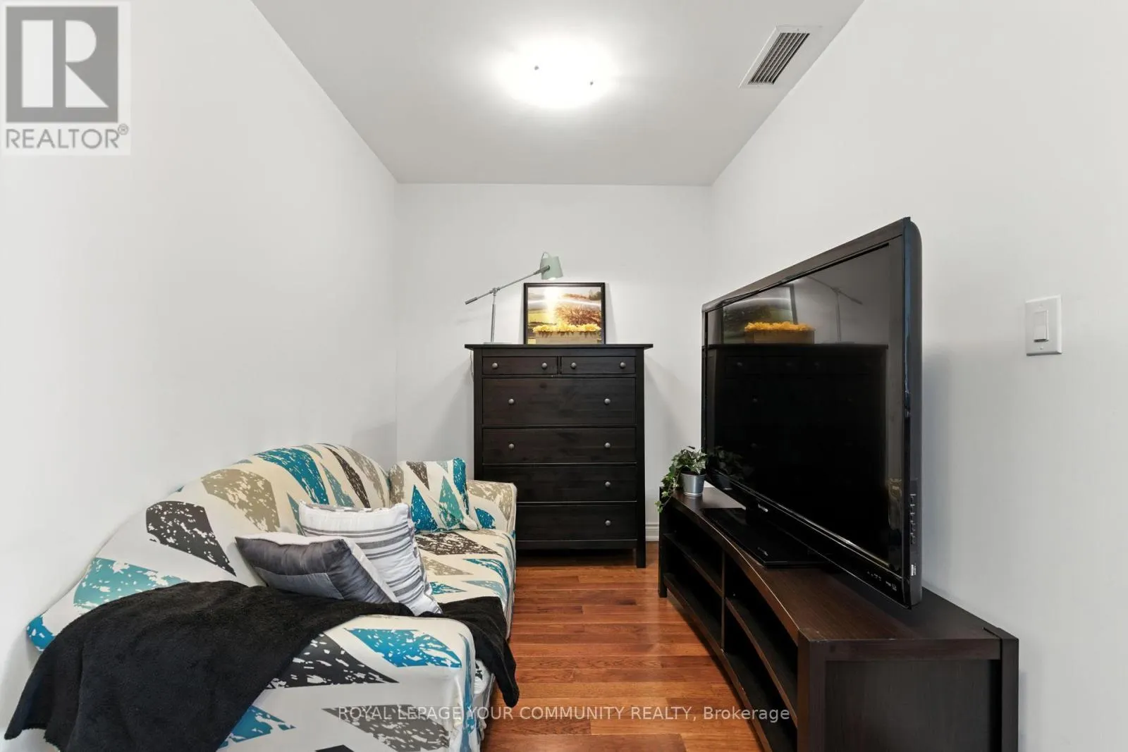 540 - 281 WOODBRIDGE AVENUE