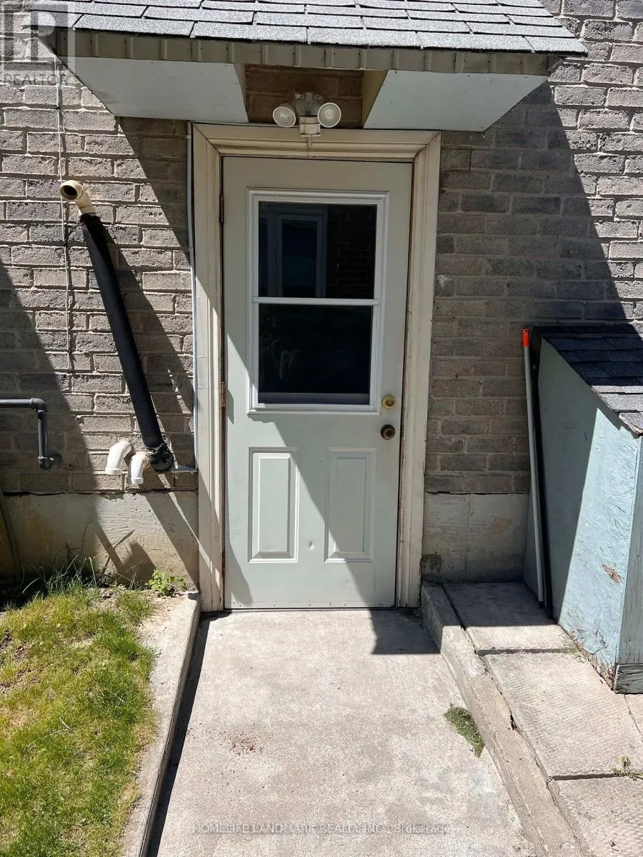 202 BILLINGS CRESCENT