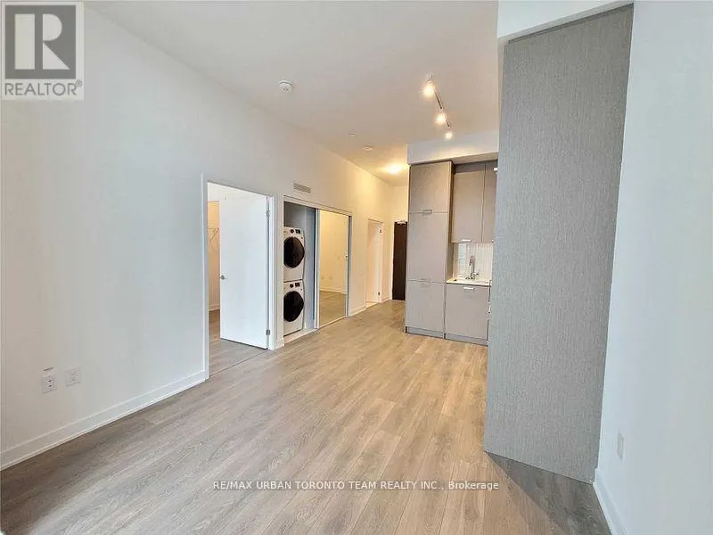 1815 - 10 HONEYCRISP CRESCENT