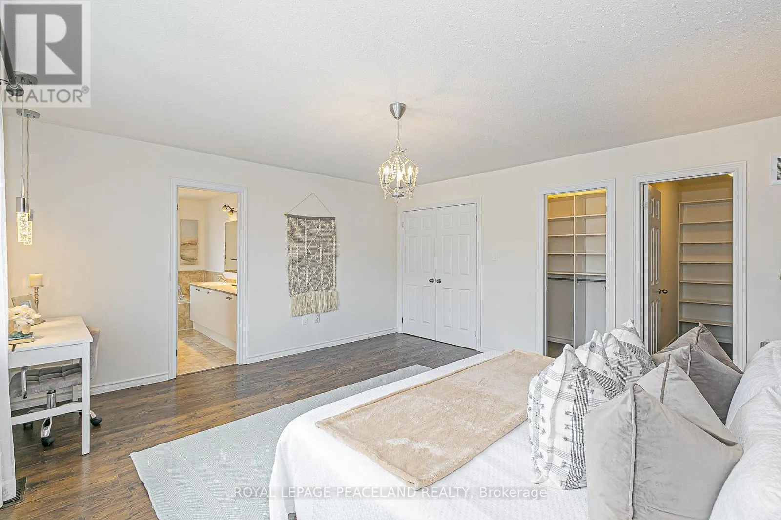 10 PAVLOVA CRESCENT