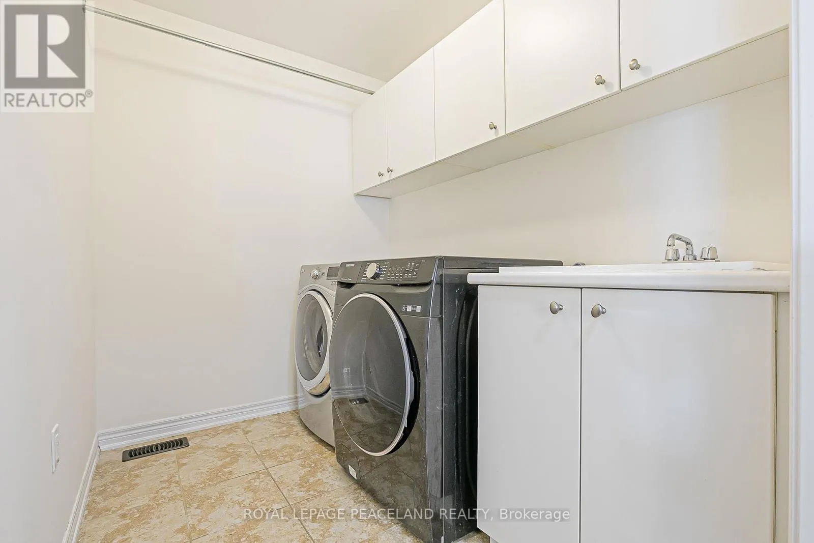 10 PAVLOVA CRESCENT