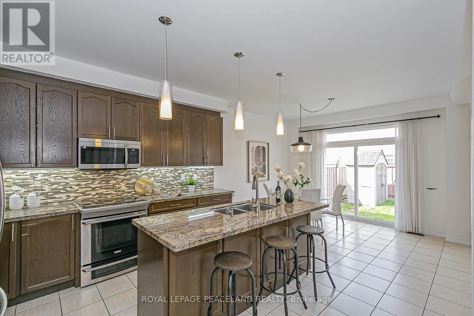 10 PAVLOVA CRESCENT