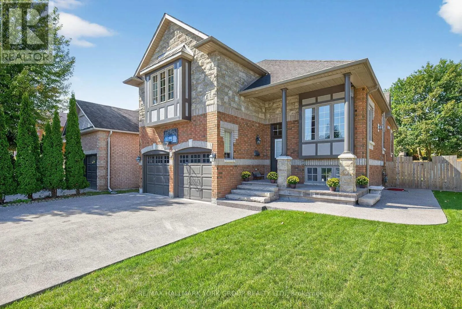 2 HADLEY COURT