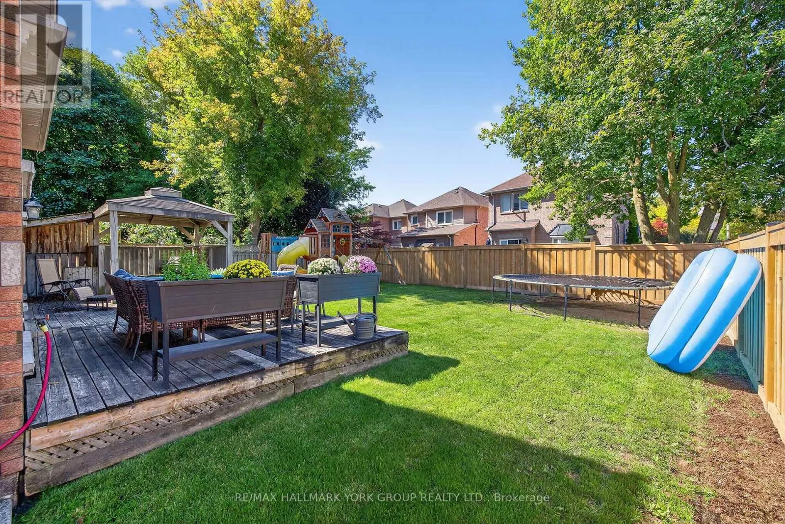 2 HADLEY COURT
