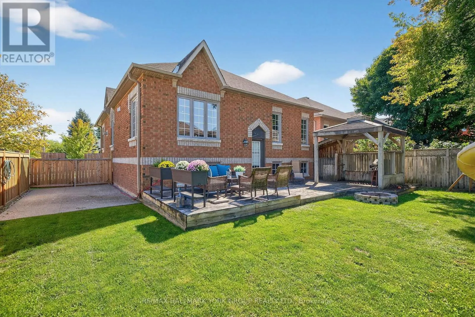 2 HADLEY COURT