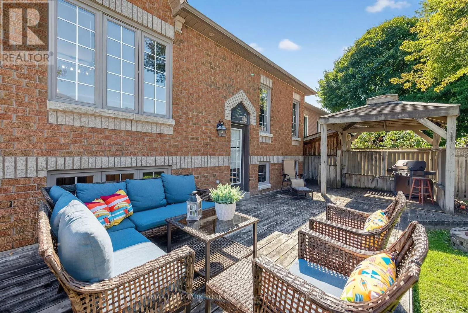 2 HADLEY COURT