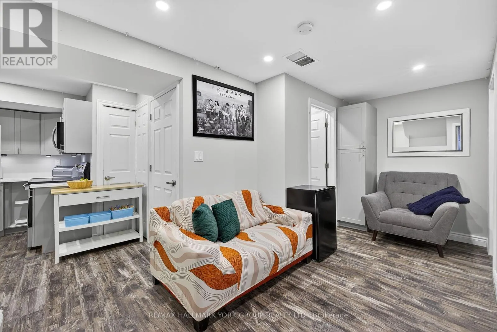 2 HADLEY COURT