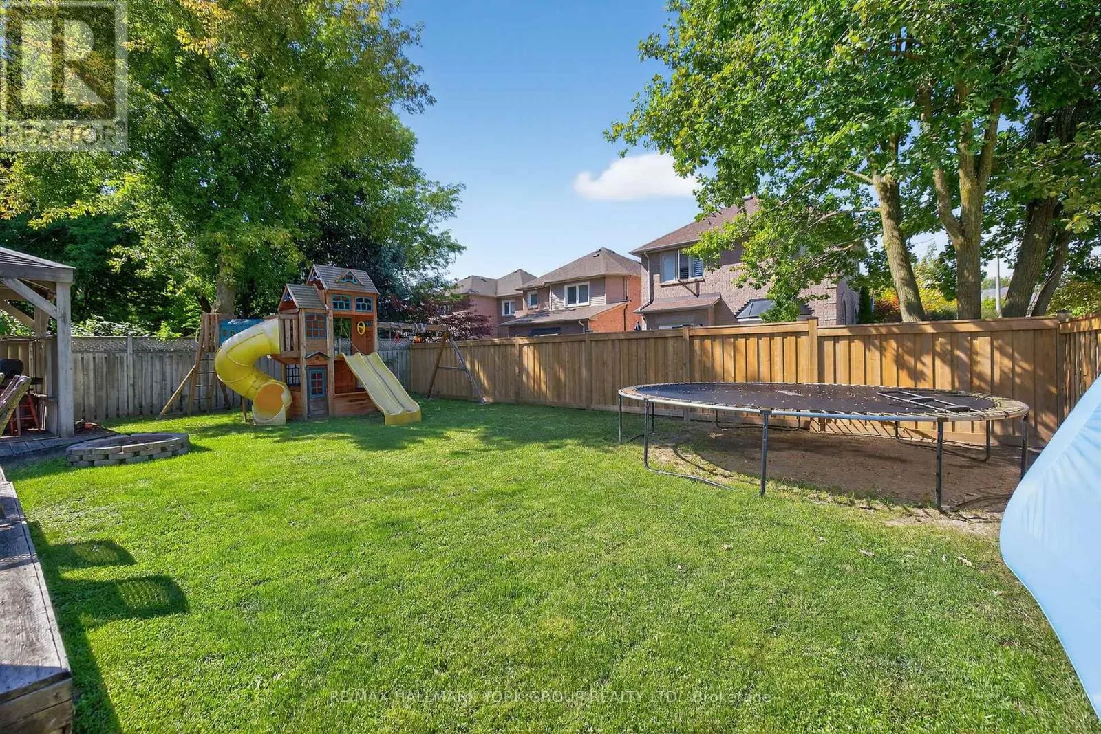 2 HADLEY COURT