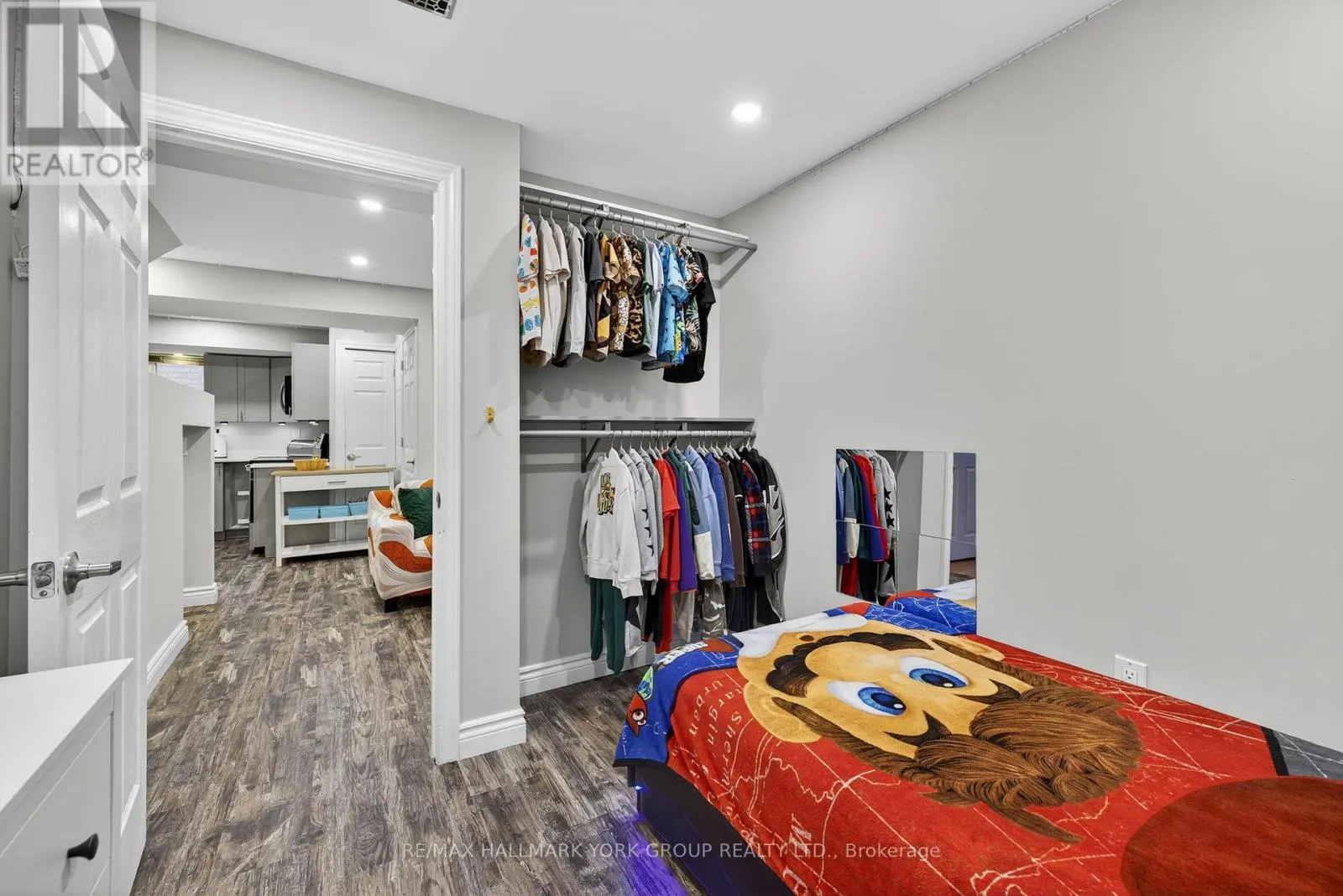 2 HADLEY COURT